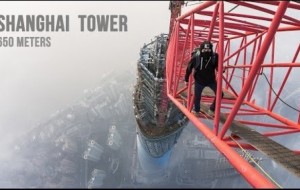 Русские экстремалы покорили Shanghai Tower