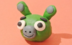 Лепим из пластилина: Зеленая свинья из Angry Birds